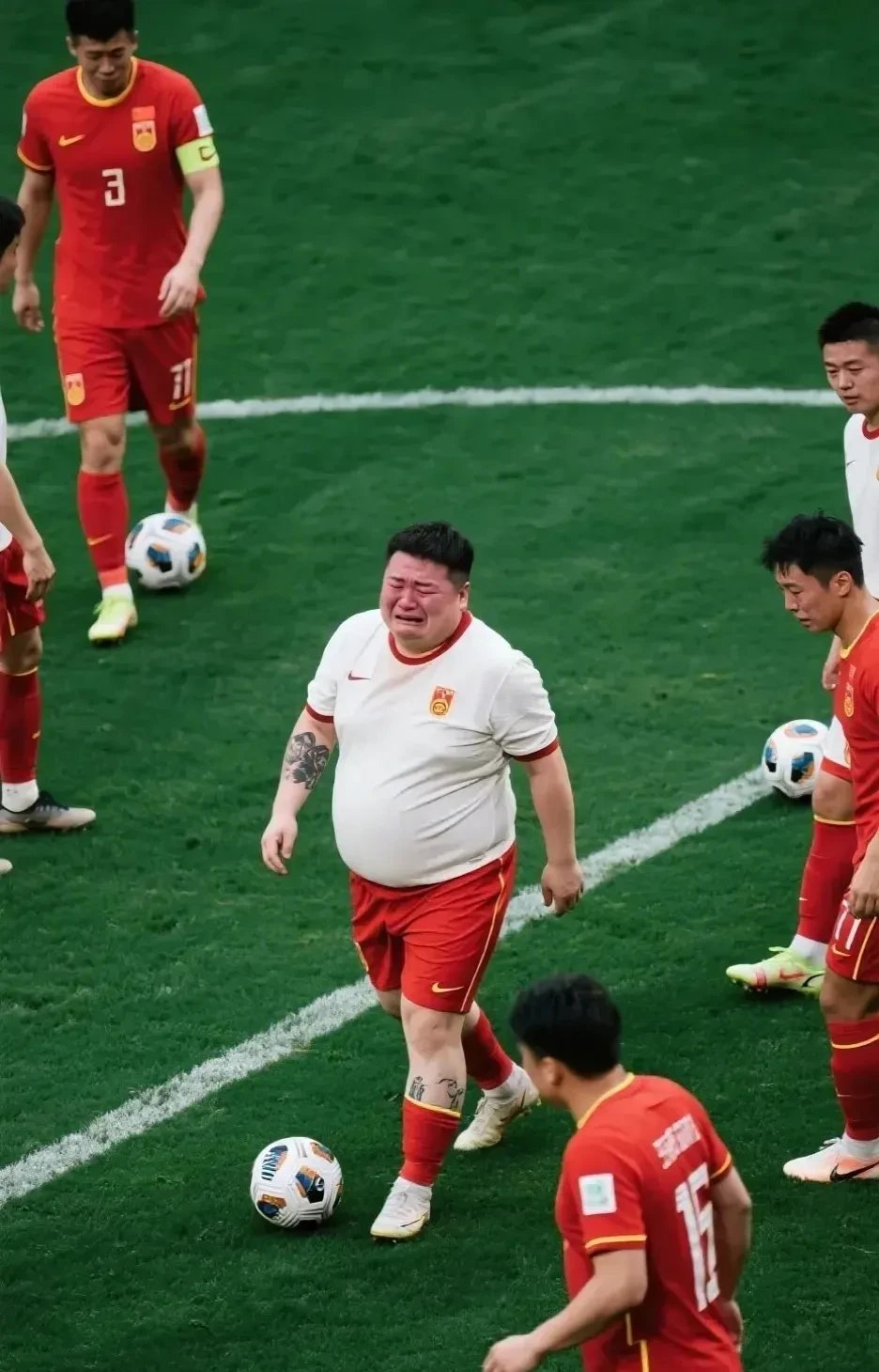 亚洲赛场上，中国足球队披荆斩棘的简单介绍