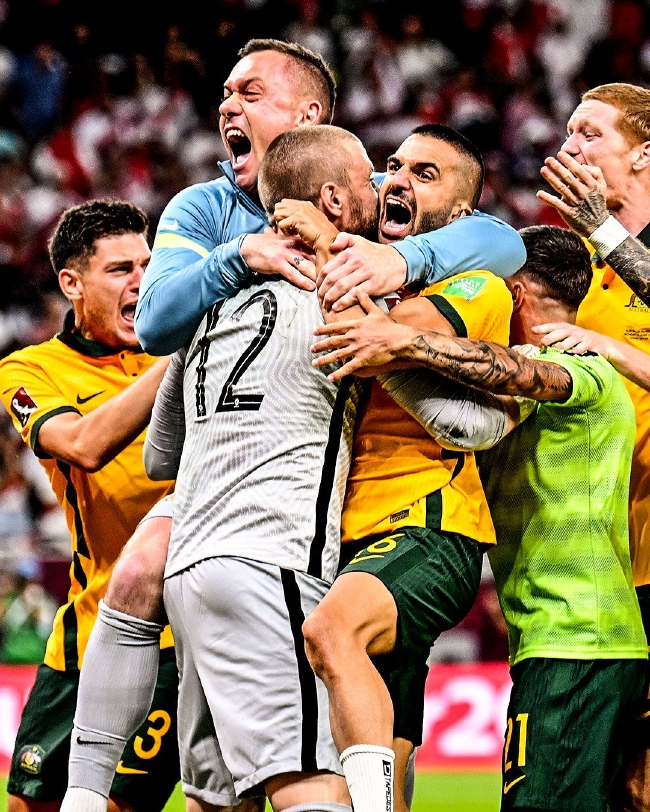 关于丹麦队悍然取胜，锁定晋级名额的信息