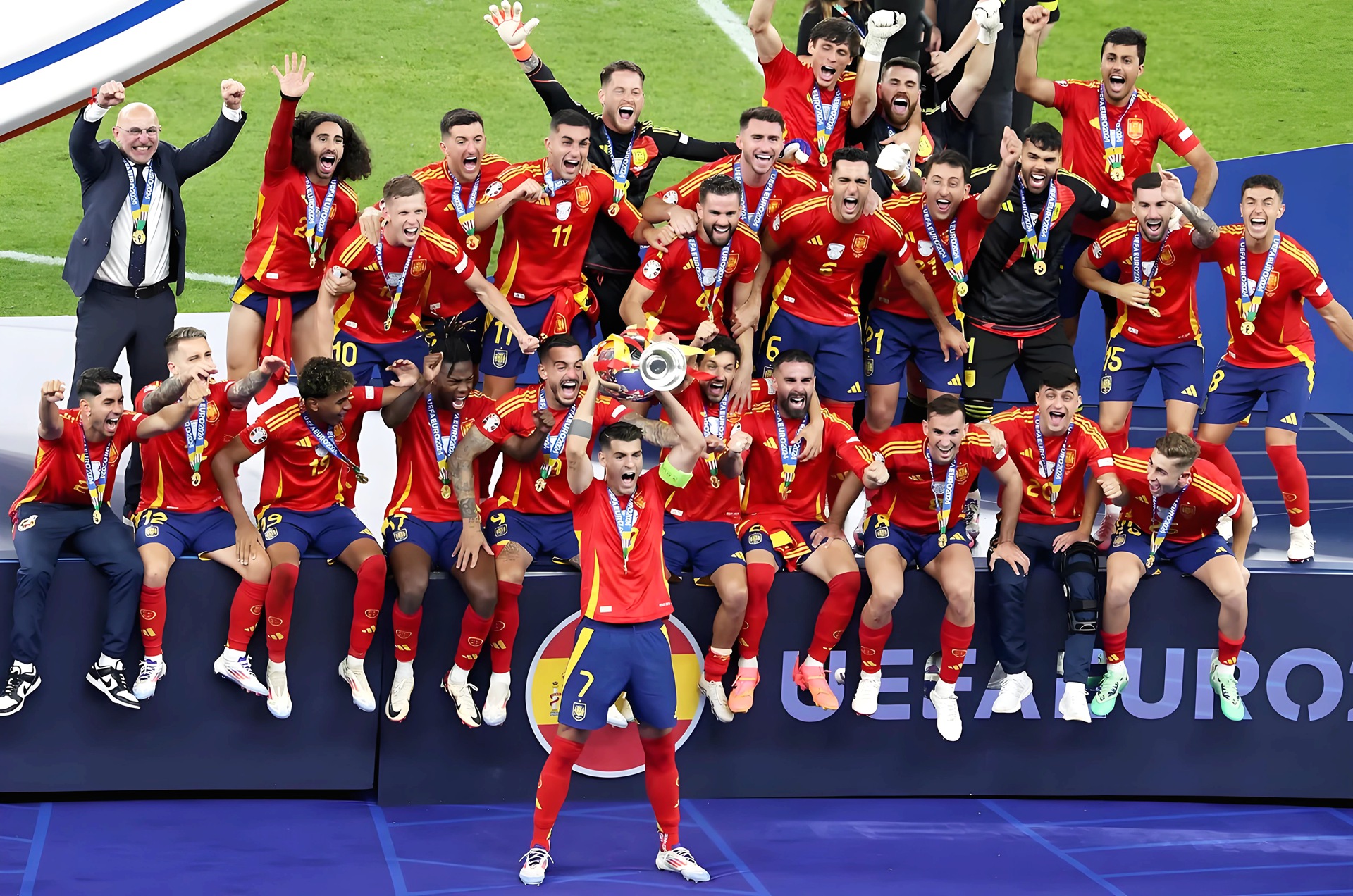 关于西班牙胜过克罗地亚，挺进四强的信息