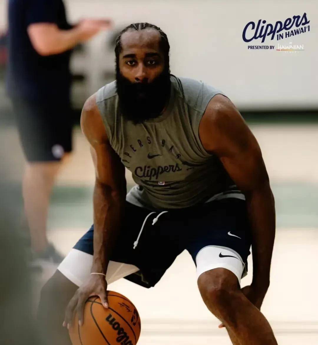 关于尼克斯险胜浙江队，哈登高光表现的信息