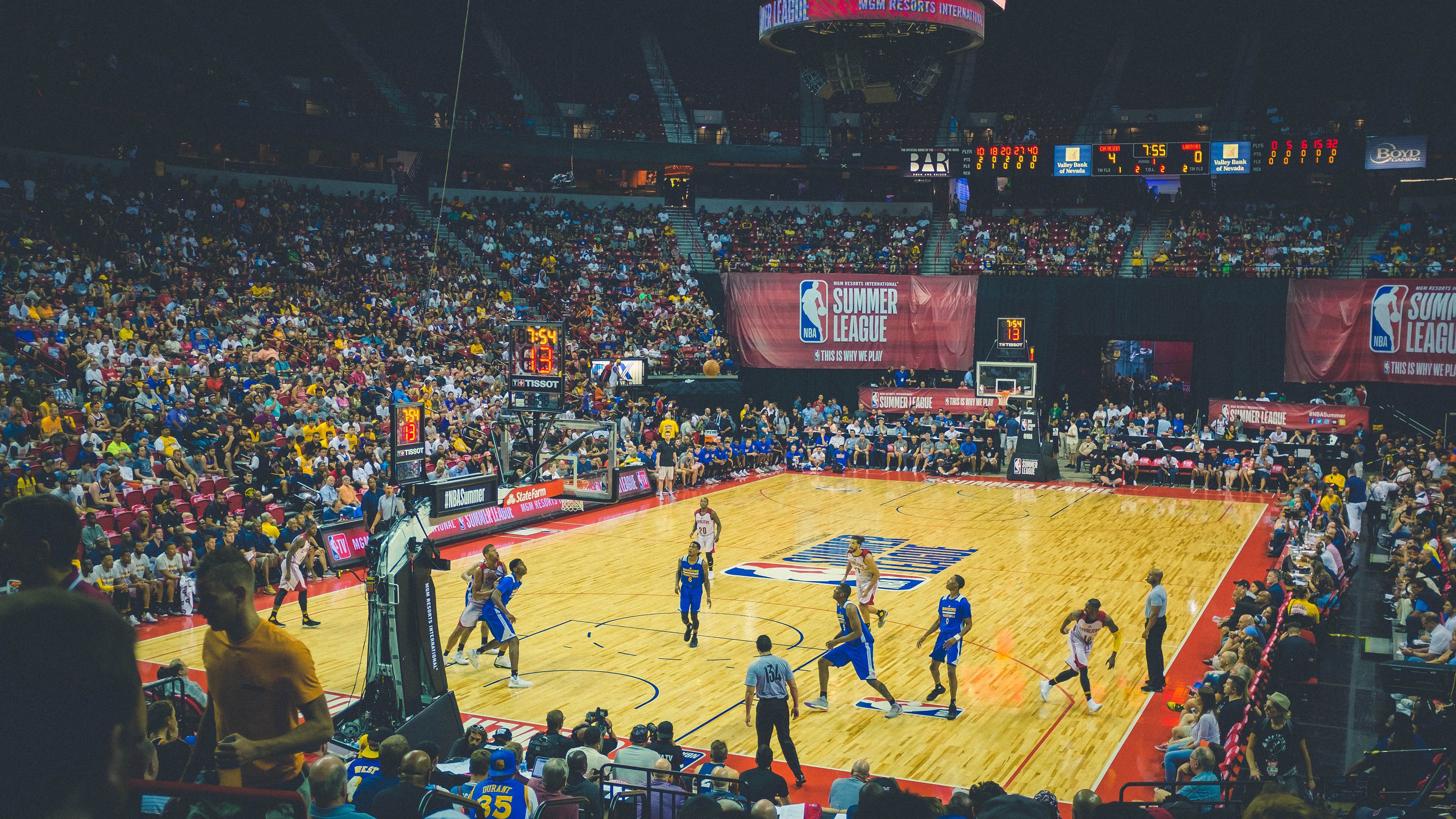 跨界封锁,当拉什福德在NBA季后赛接管比赛,日本为何封锁中国?